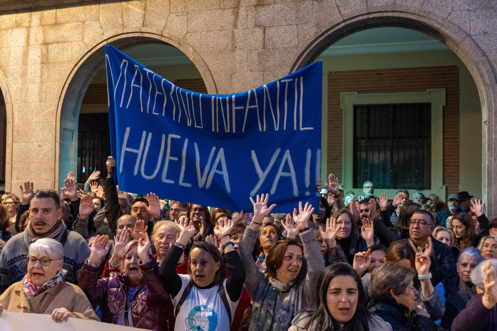 Imágenes de la concentración por la sanidad frente a la delegación