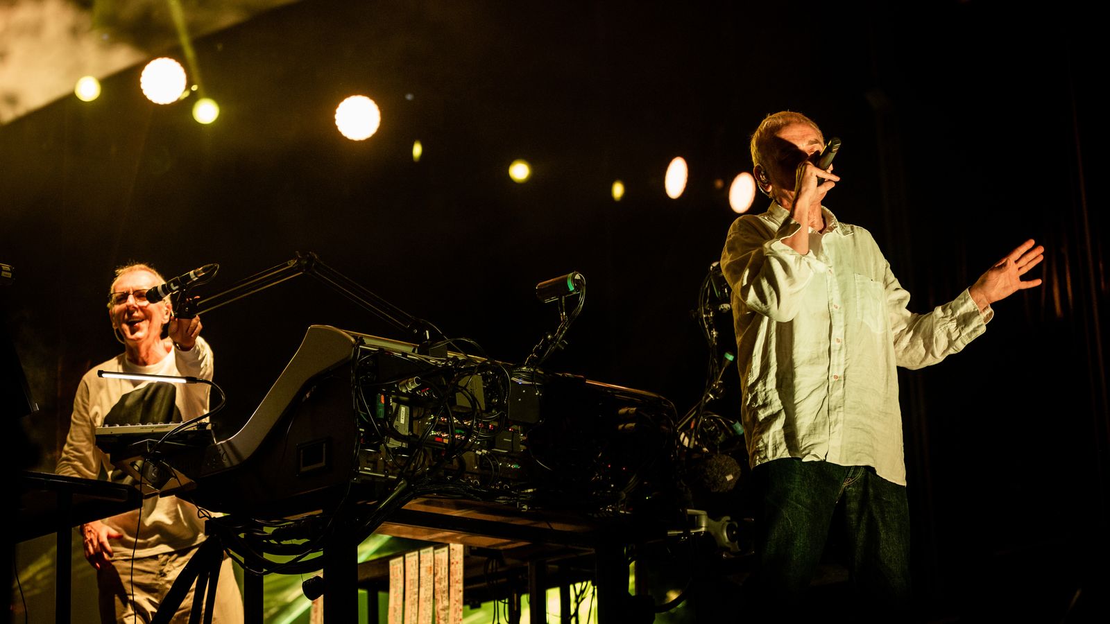 Underworld, durante su esperada actuación.