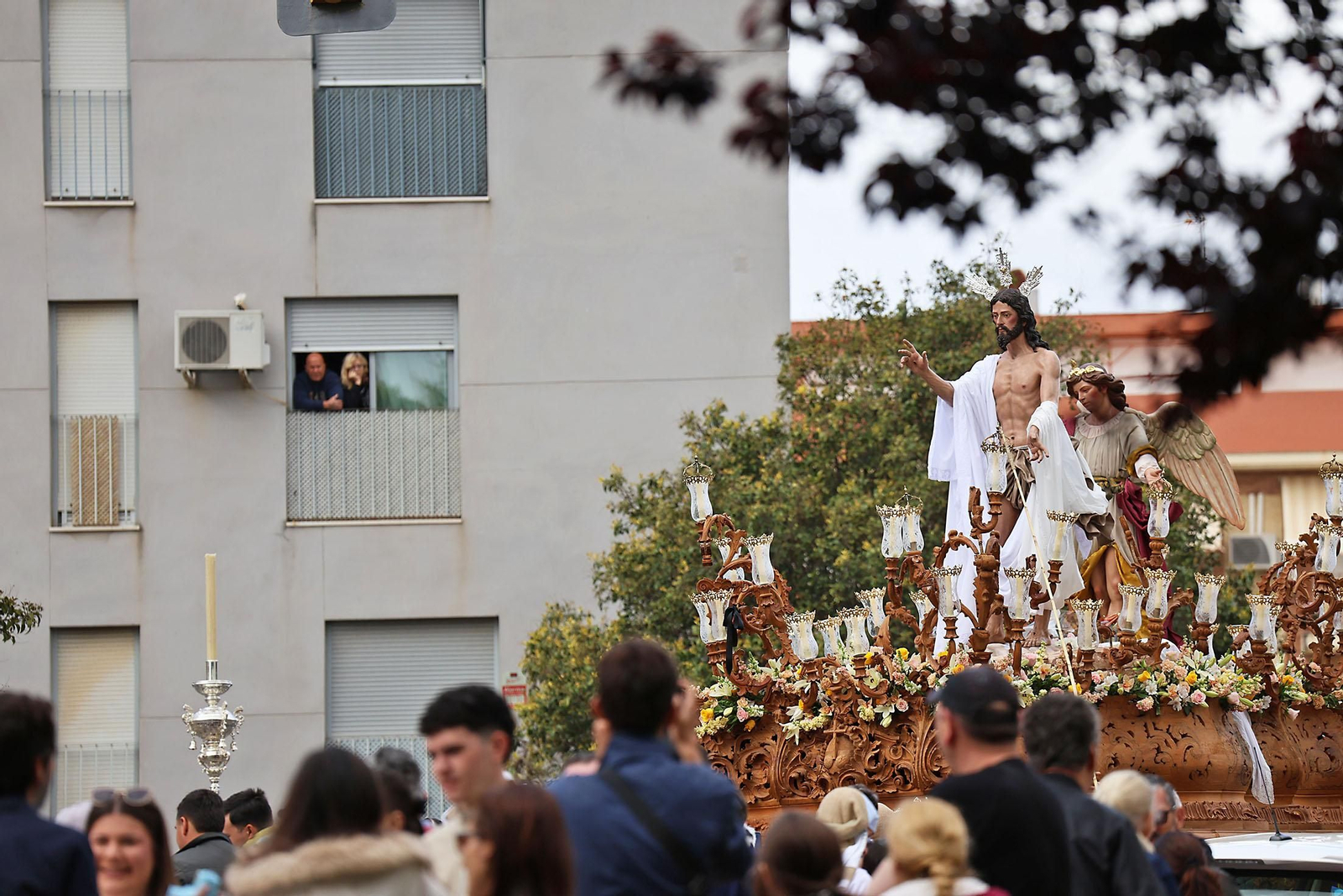 Imágenes de El Resucitado por el barrio de La Hispanidad
