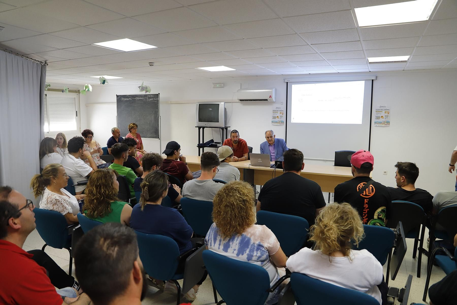 La presentación de los nuevos programas de empleo y formación del OAL de Huétor Tájar.