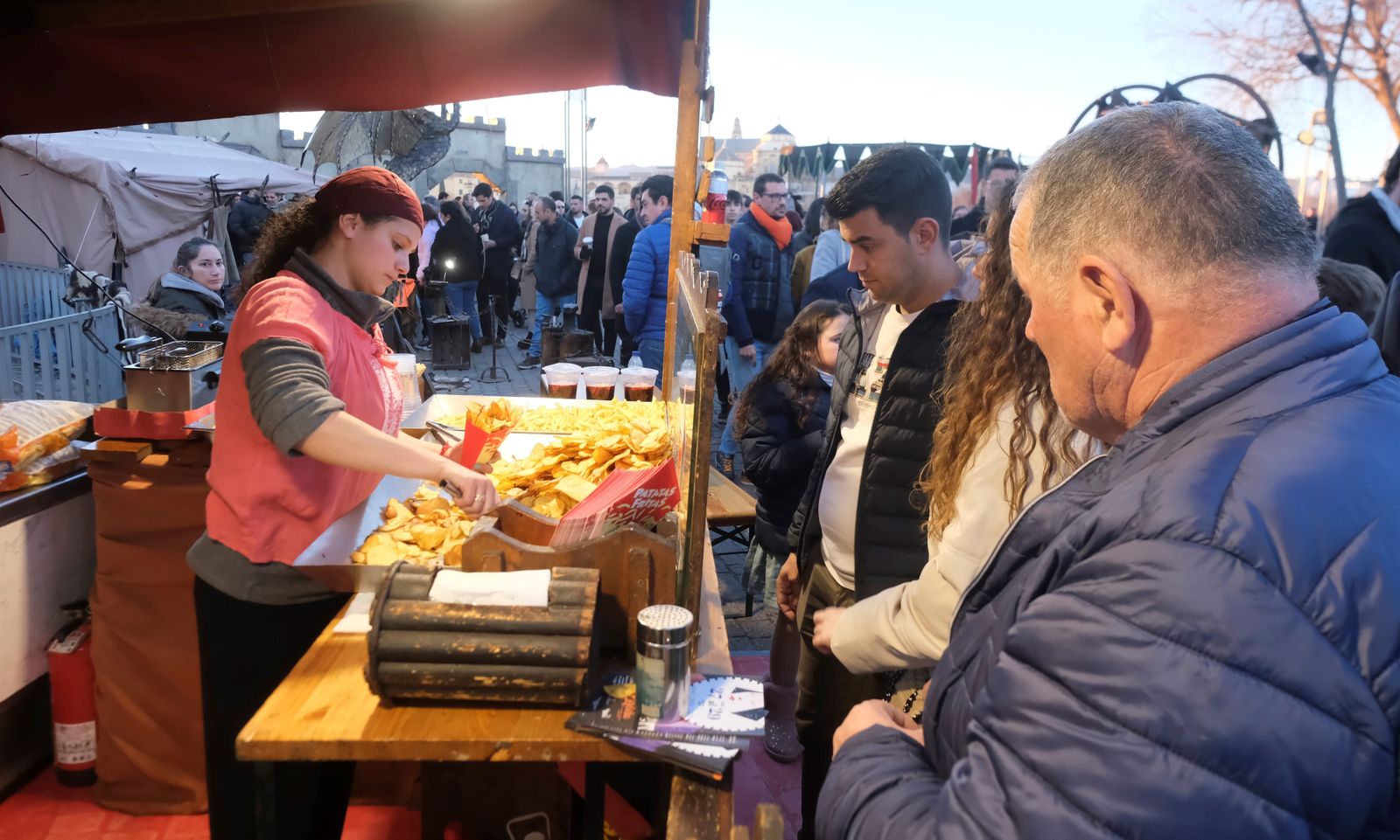 Segunda jornada del Mercado Medieval de Córdoba, en fotografías
