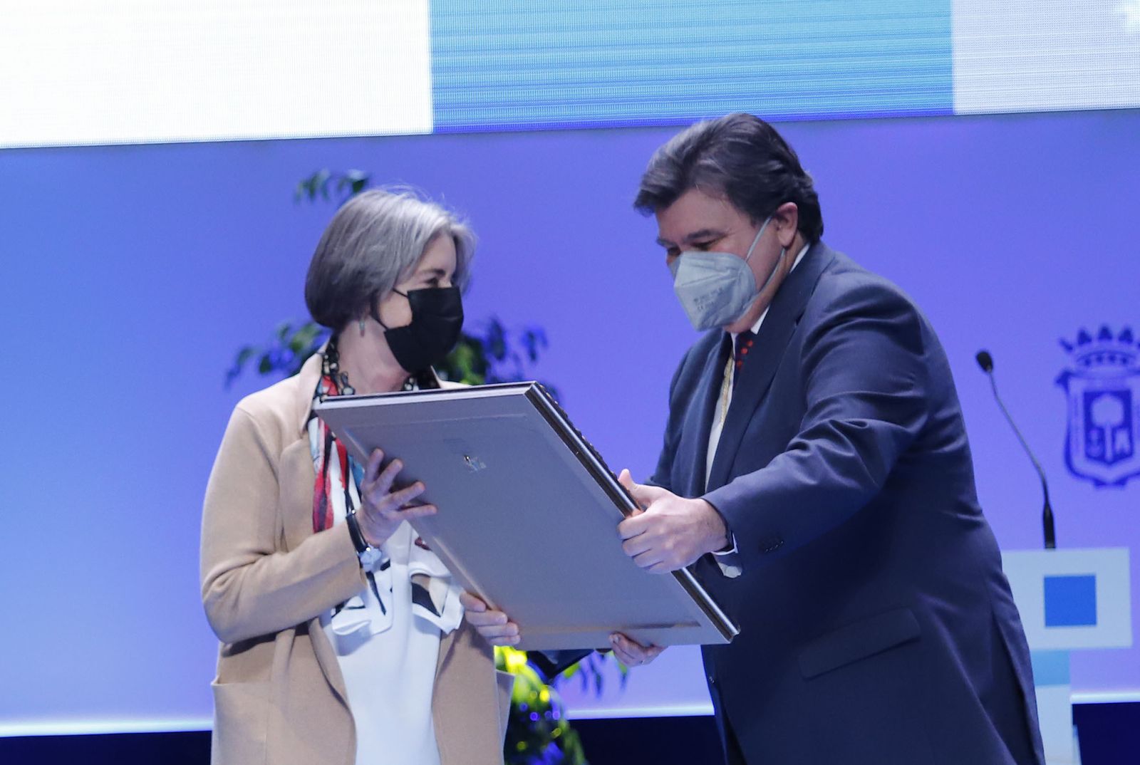 Imágenes de la entrega de Hijo Predilecto y de Hijos Adoptivos de Huelva