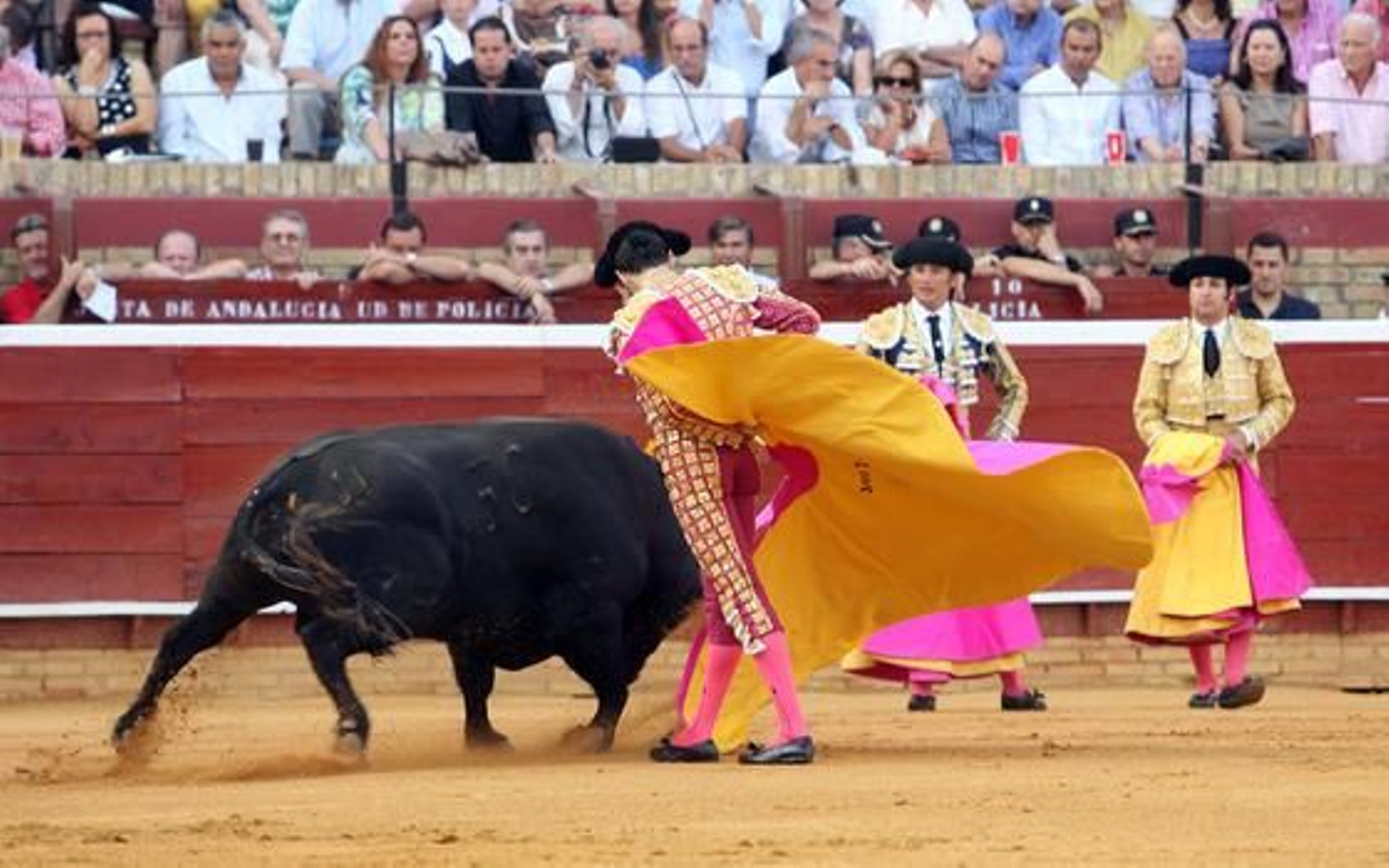 José Tomás y Morante de La Puebla llenaron de toreo la Plaza de Toros de la Merced en un mano a mano admirable

Foto: Espinola