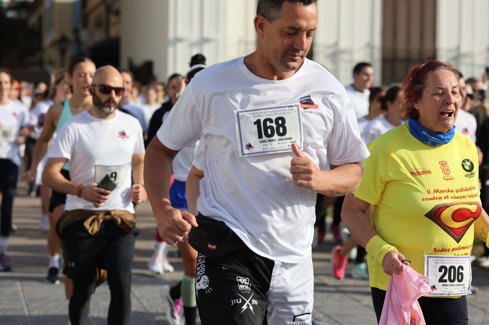 La Carrera Solidaria por el Día de la Mujer McArthurGlen, en fotos