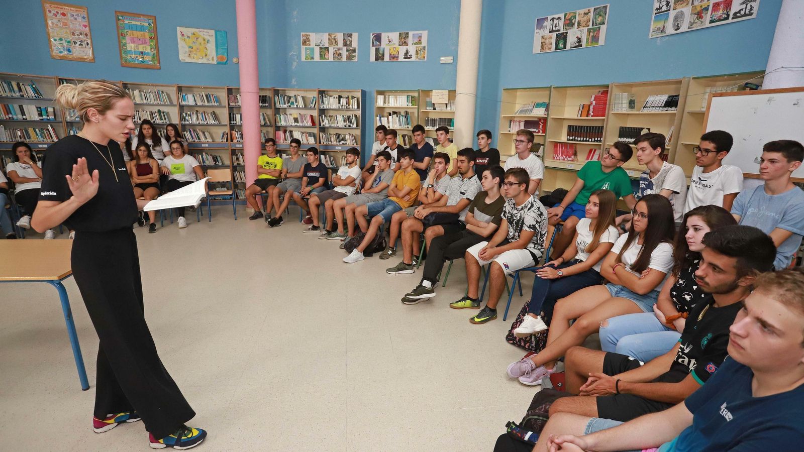 Brisa lee el capítulo 4, su favorito del libro.