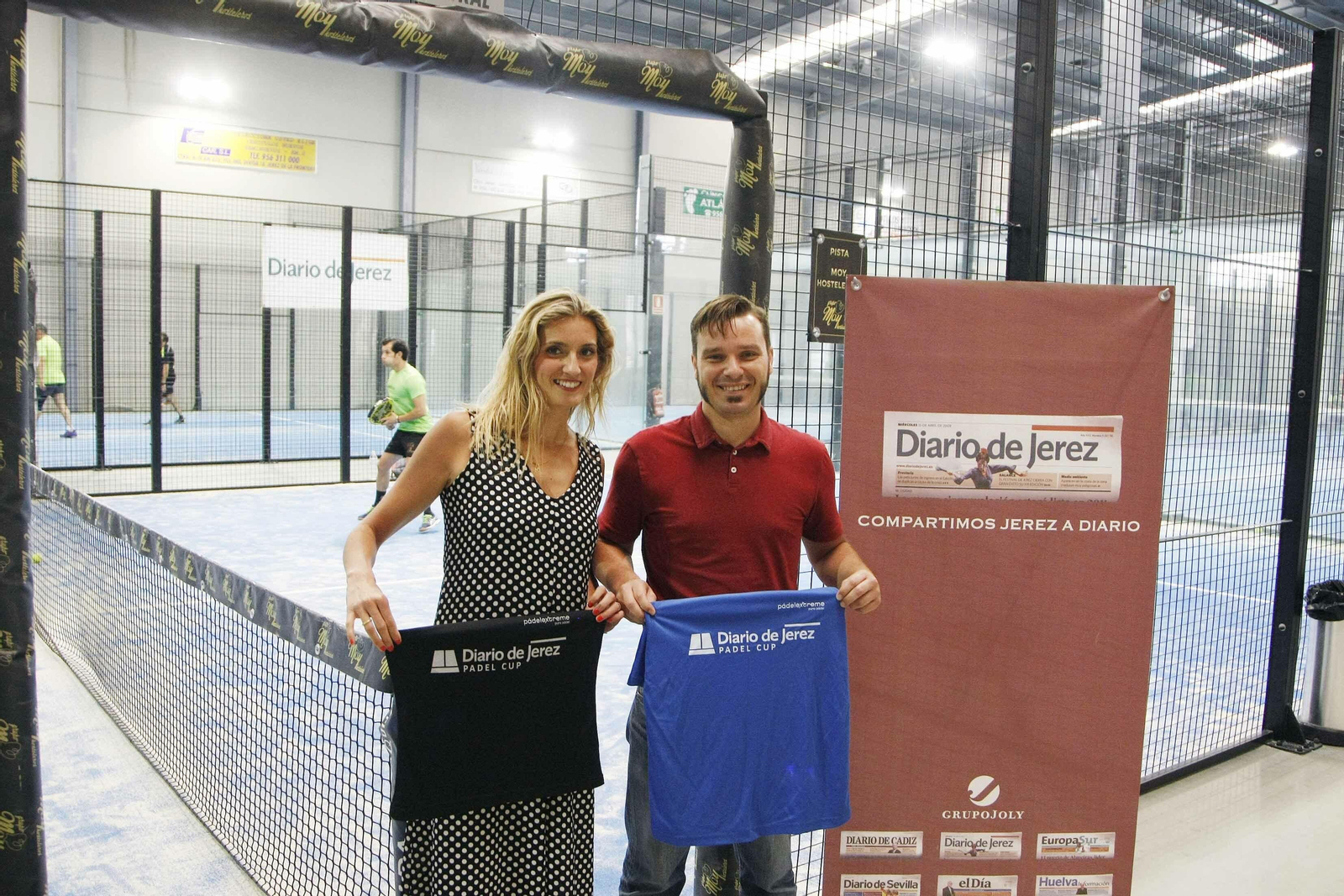 Fran Pérez, organizador del campeonato, junto a Teresa Macías, del departamento de publicidad de Diario de Jerez.