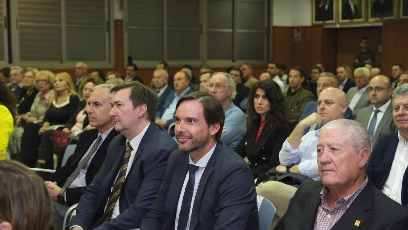 Imágenes de la conferencia de Alfonso Guerra en el Foro Empresarial de Asempal, en Almería