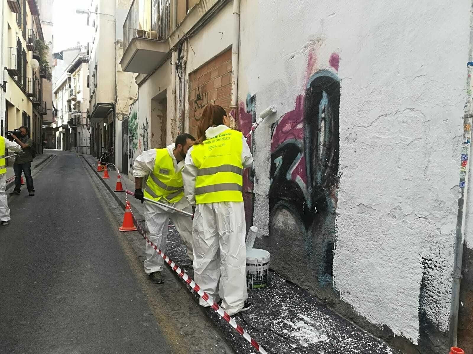 Detectan más de 1.000 puntos con pintadas en la ciudad