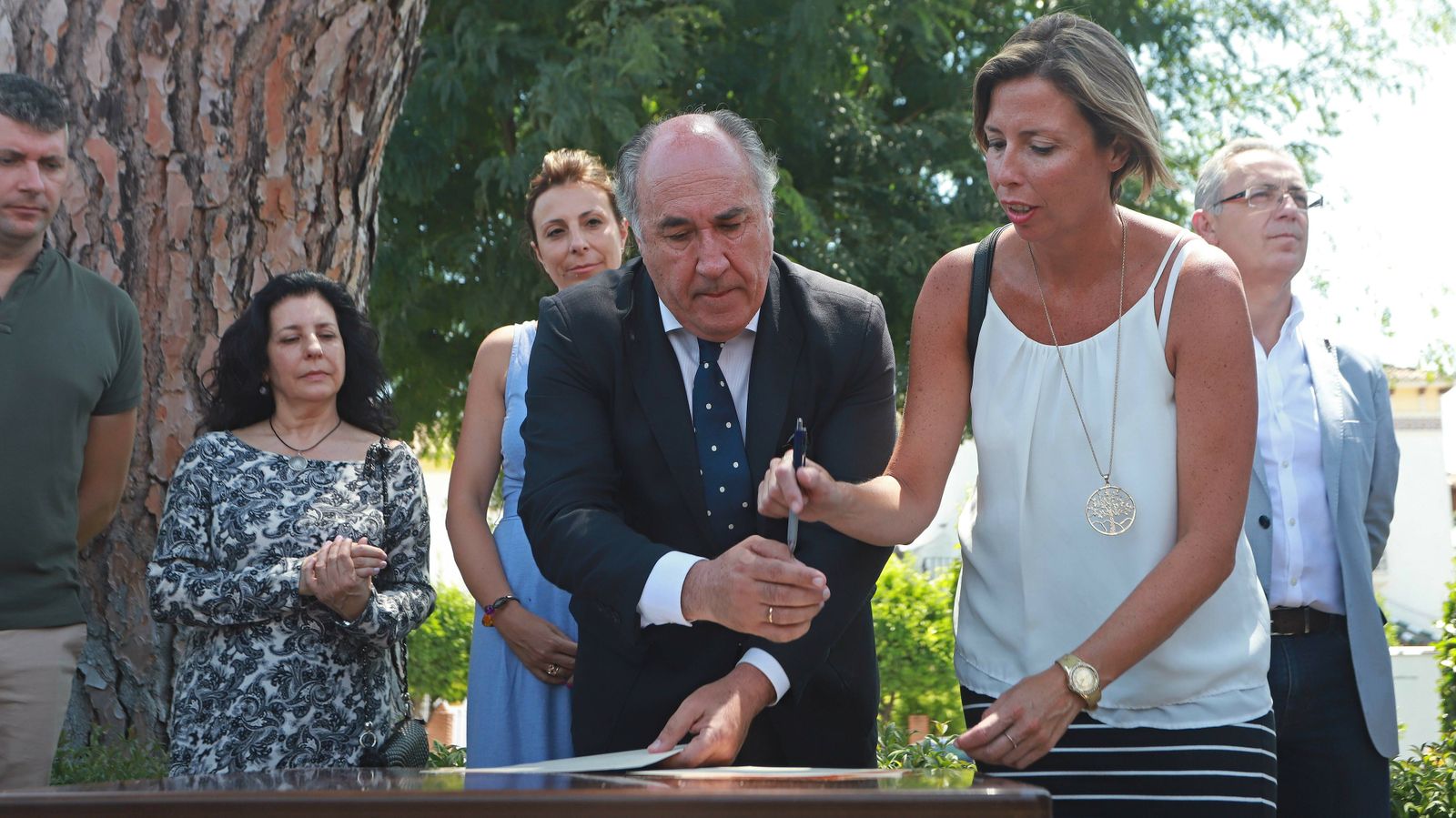 Las mejores fotos del viaje reivindicativo de los alcaldes a Ronda en tren