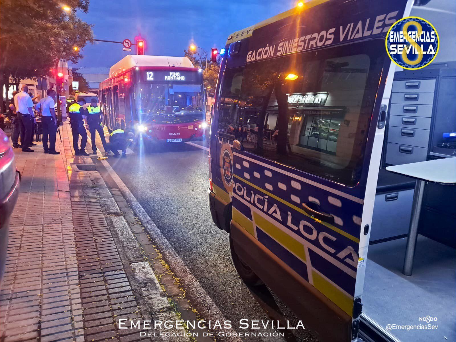 Herida muy grave una mujer tras ser atropellada por un autobús de Tussam en Sevilla