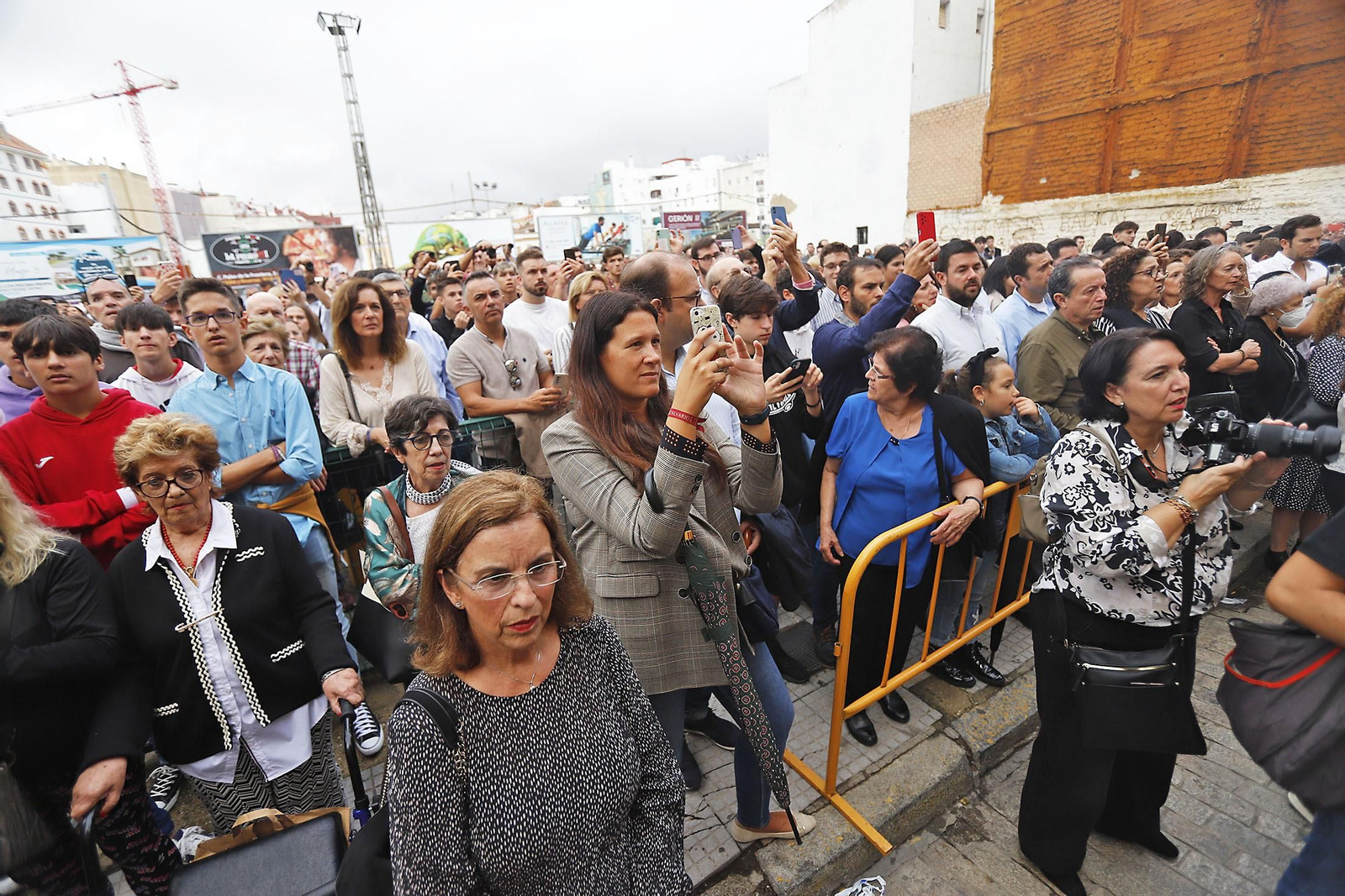 Imágenes de la salida extraordinaria de la Virgen del Rocío y Esperanza