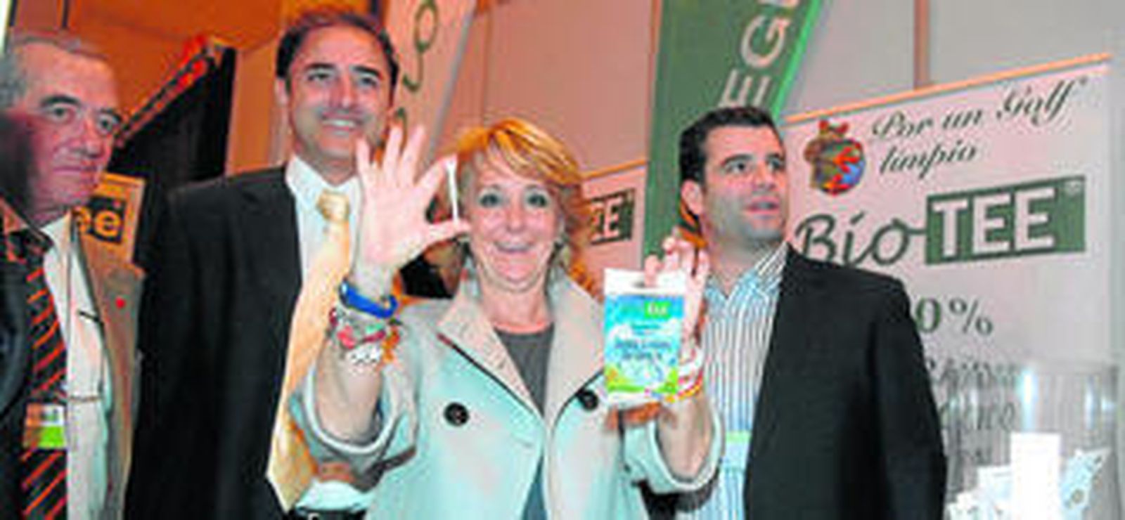 Ángel Muñoz Enríquez (socio por tres años),  Enrique López Pozas (socio fundador), Esperanza Aguirre y Germán Cabanillas (socio fundador).