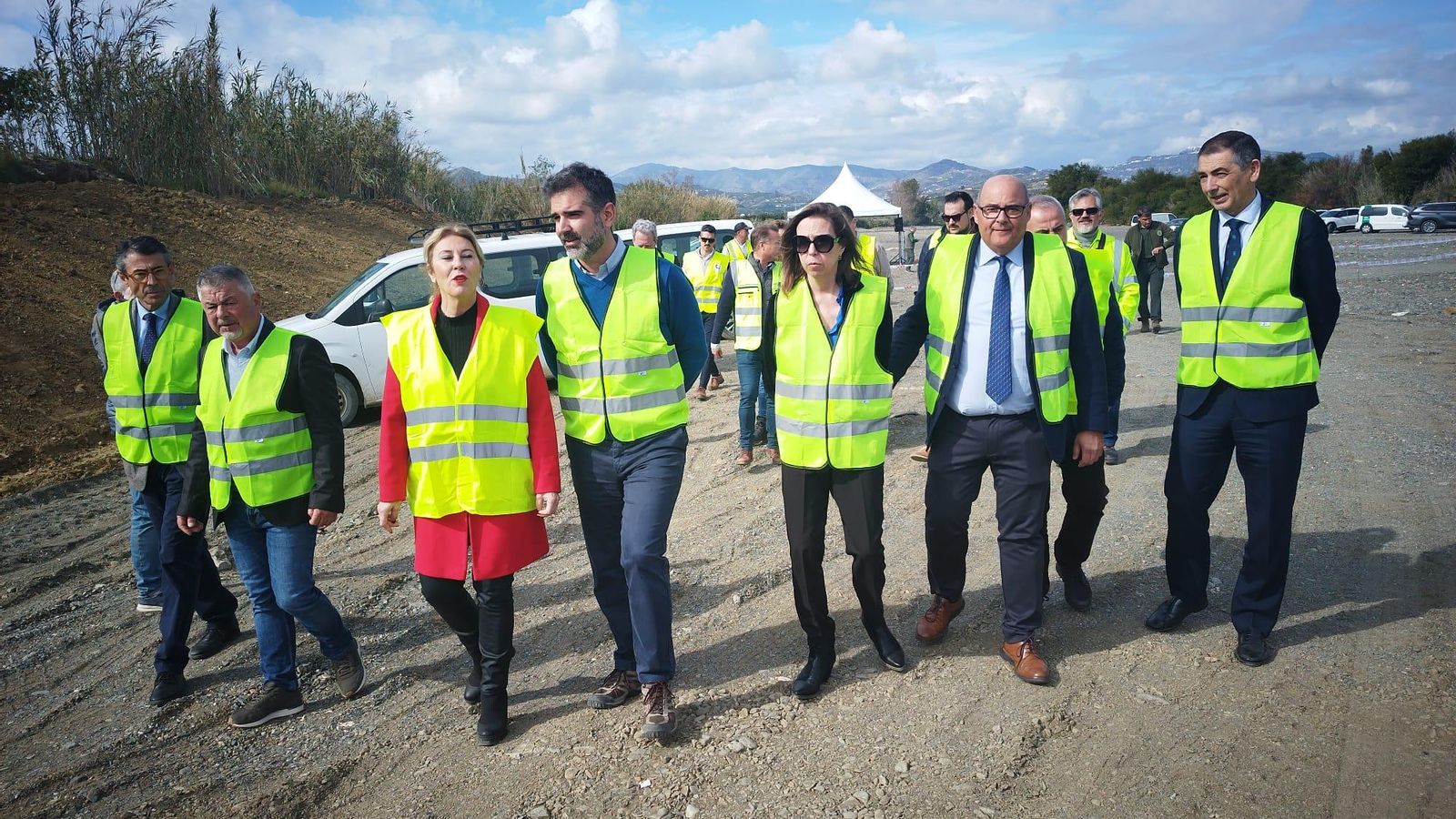 Autoridades en la presentación del proyecto