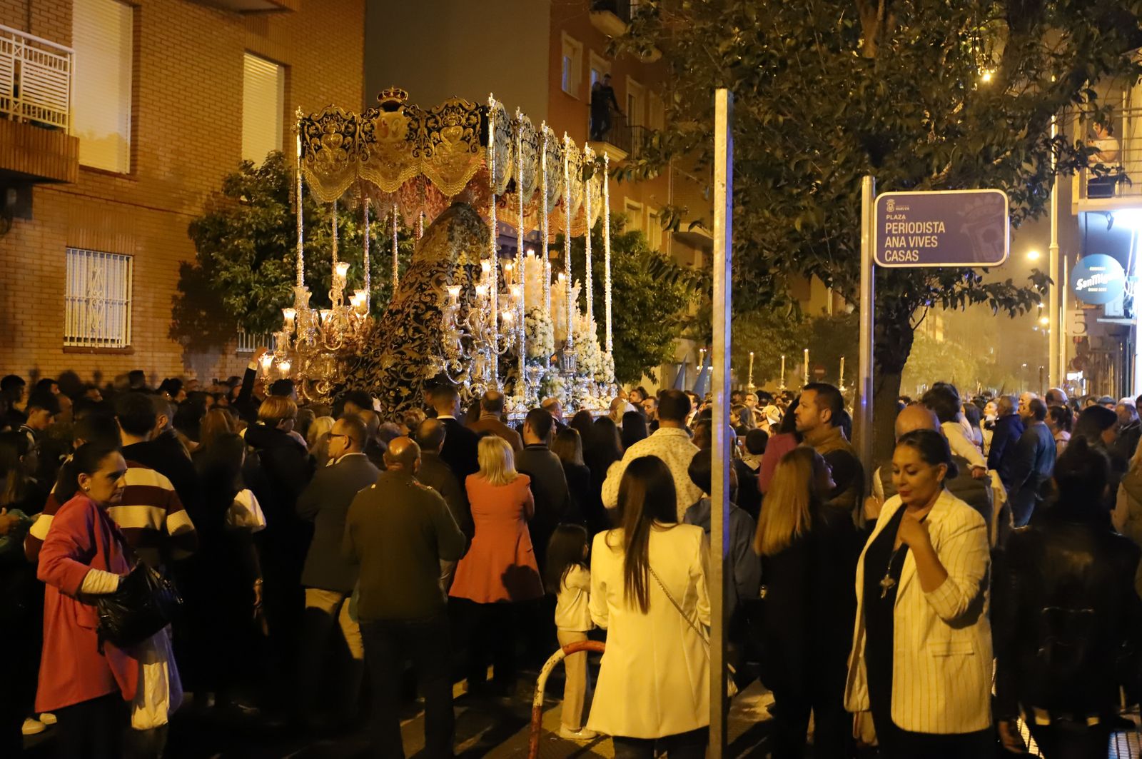 La Hermandad de la Victoria en la Semana Santa de Huelva 2023, en imágenes