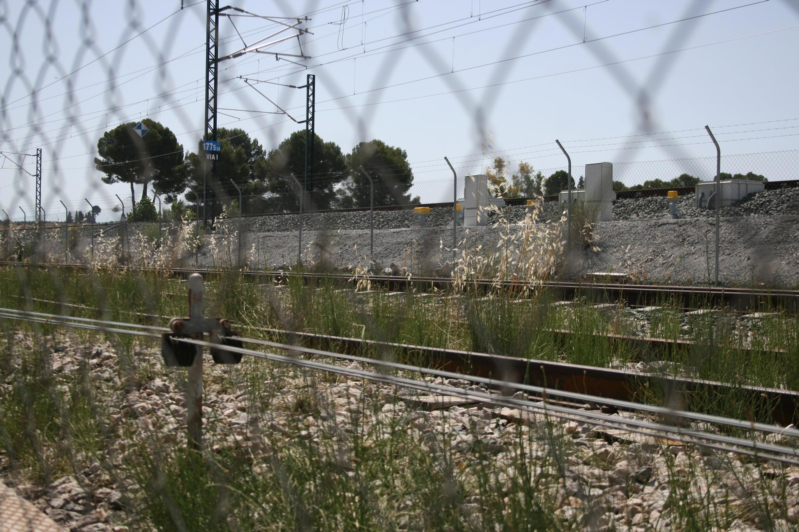 Así está la línea de tren convencional Granada-Bobadilla y algunas estaciones