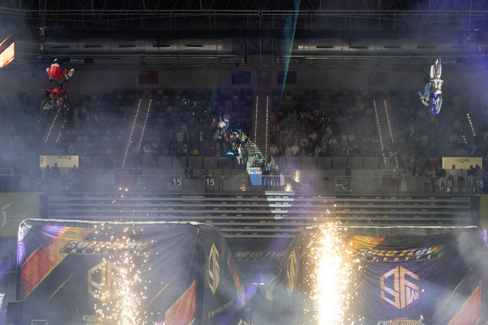 En imágenes: el Soloflow Freestyle enamora en Jaén con acrobacias y espectáculo en estado puro
