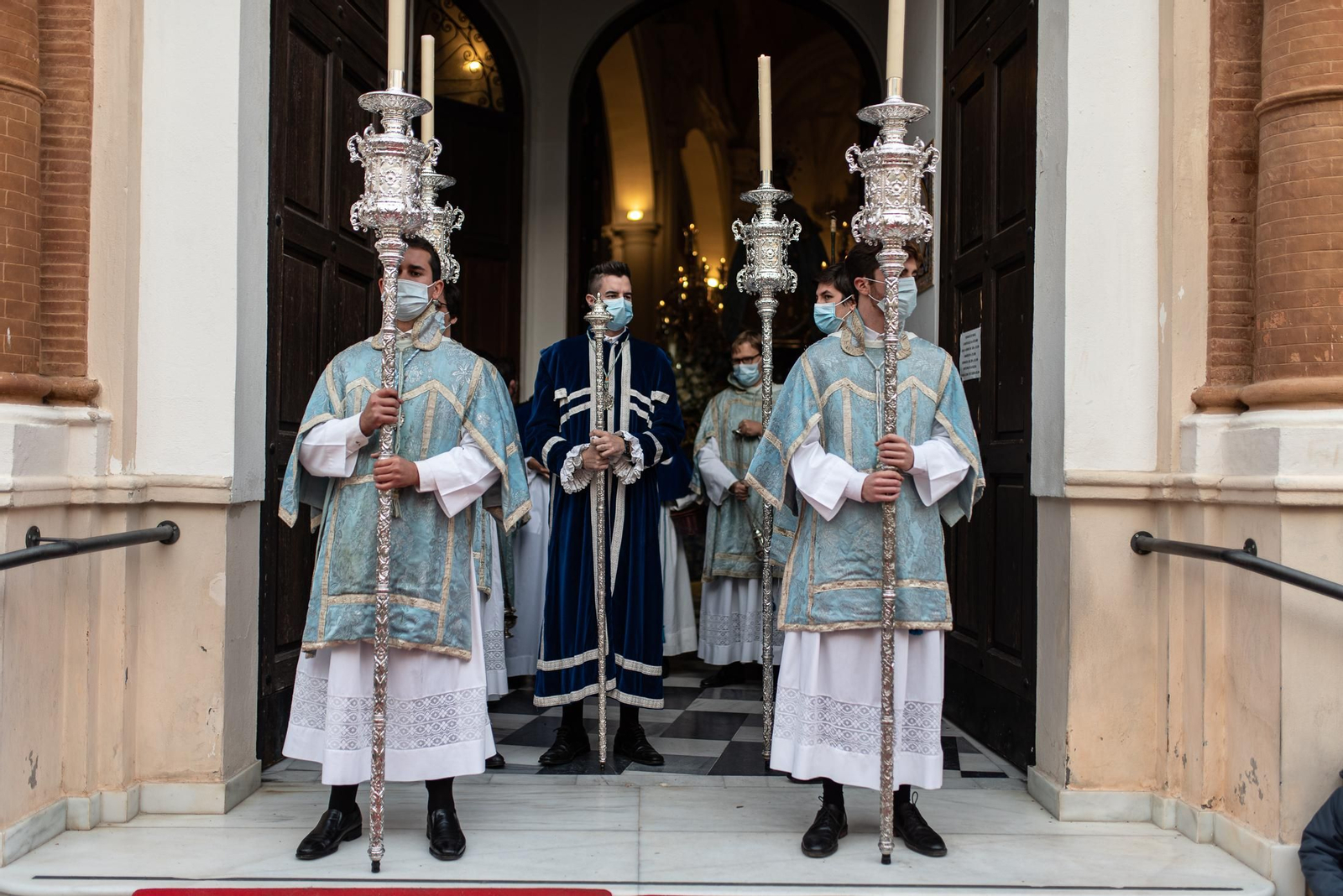 Imágenes de la Inmaculada Concepción procesionando por las calles de Huelva