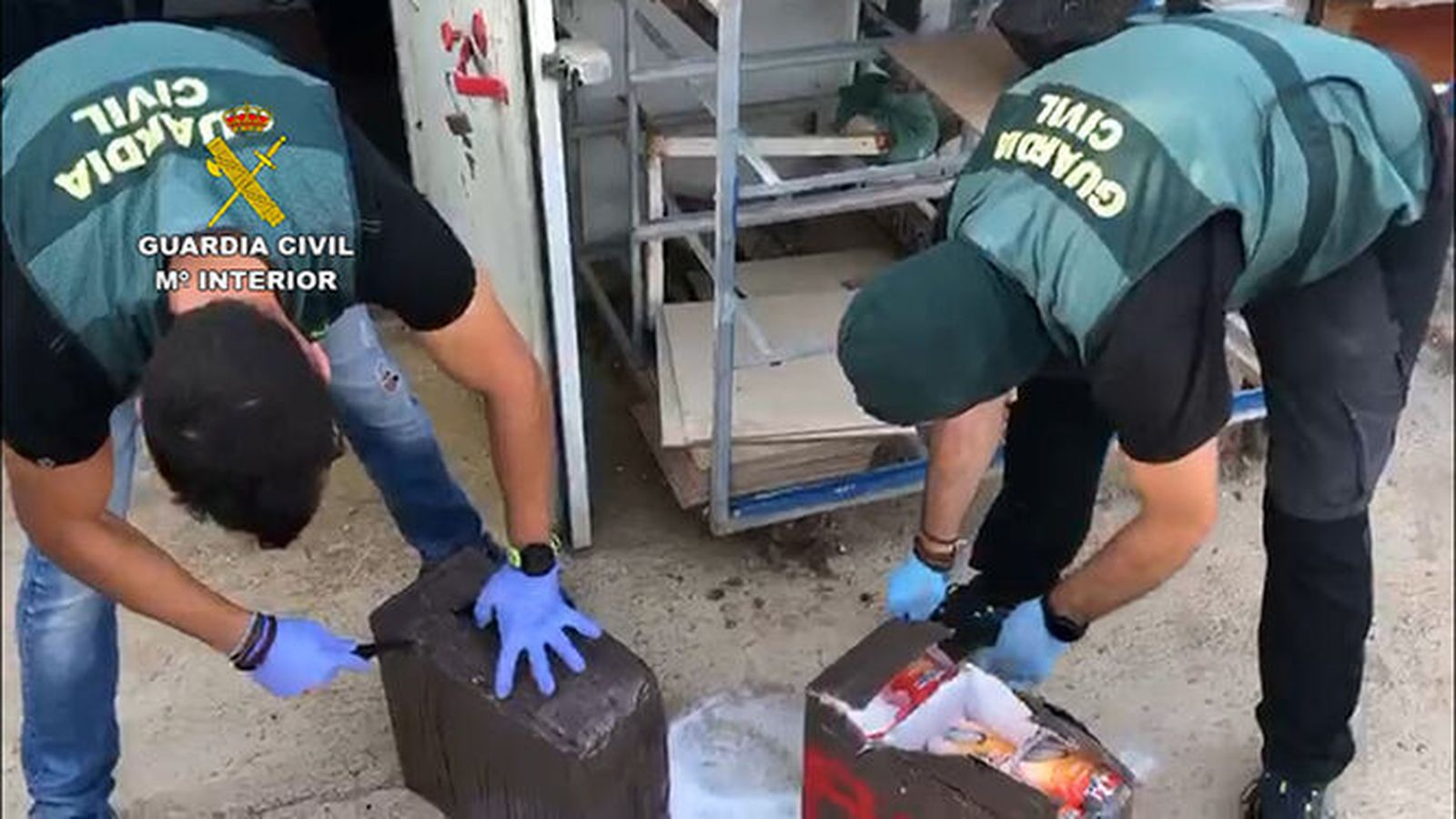 Agentes de la Guardia Civil en una operación antidroga.