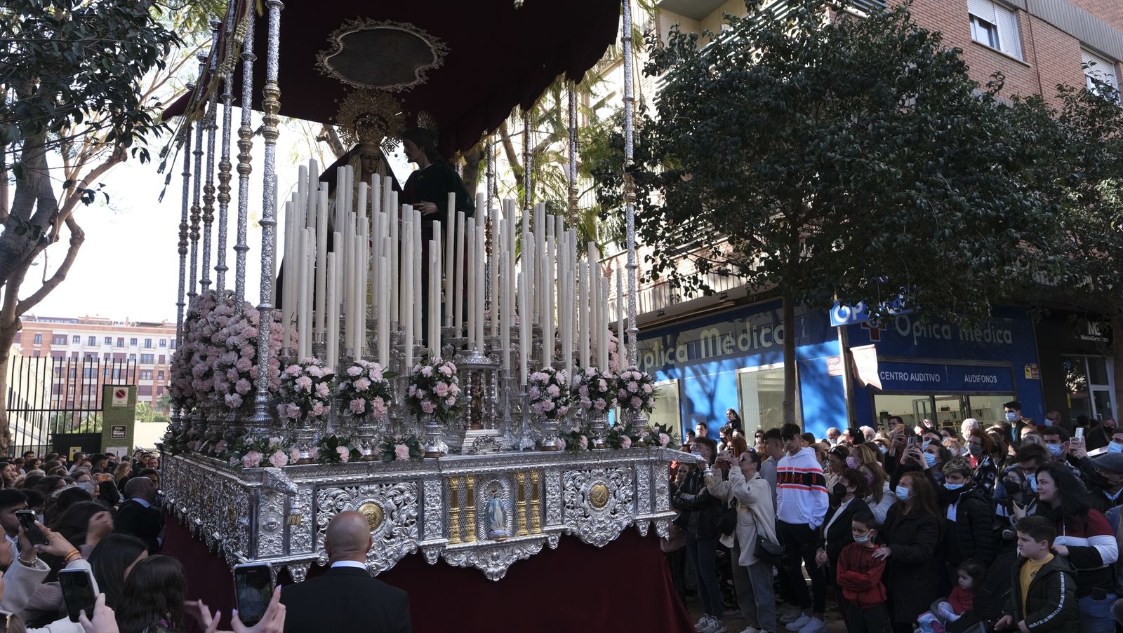 Fotogalería de la procesión de Coronación. Semana Santa Almería 2022.