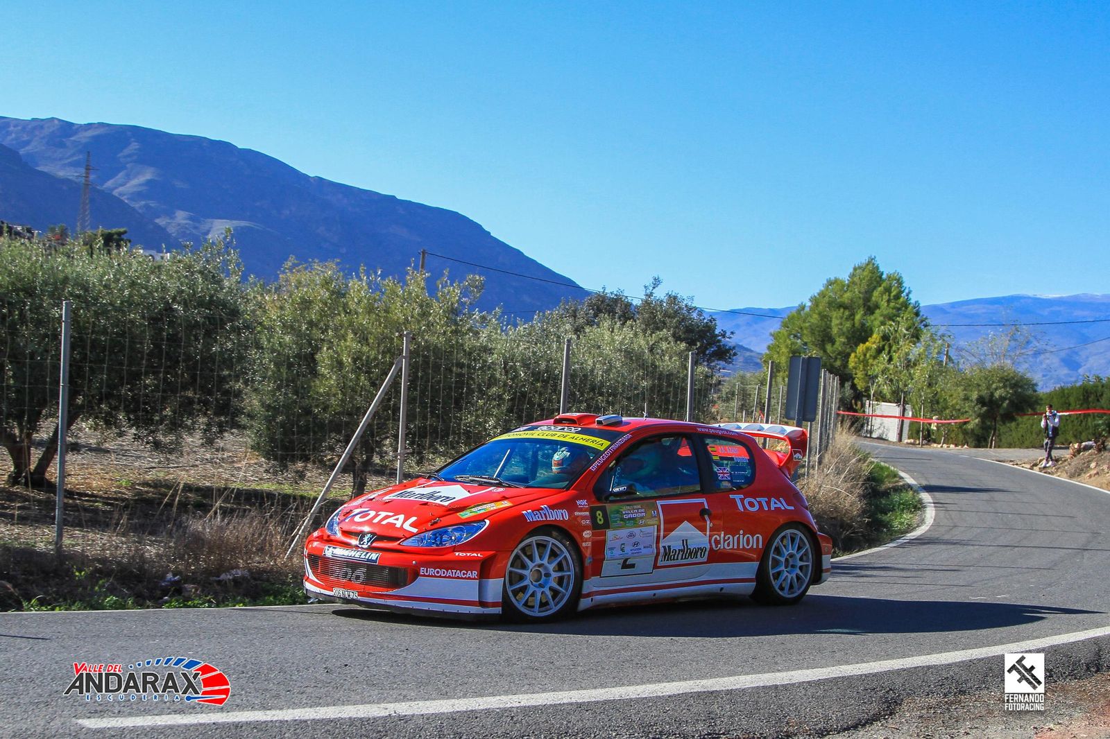José Antonio Aznar a su paso con su Peugeot 206 WRC por uno de los tramos de la prueba gadorense.