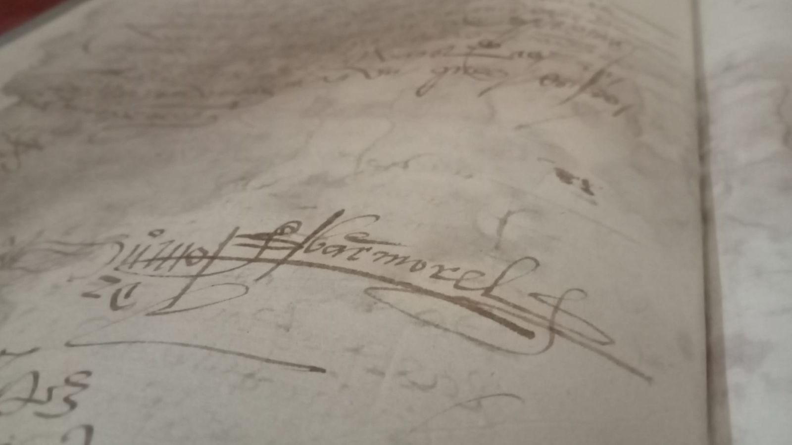 Uno de los documentos que se exhiben.