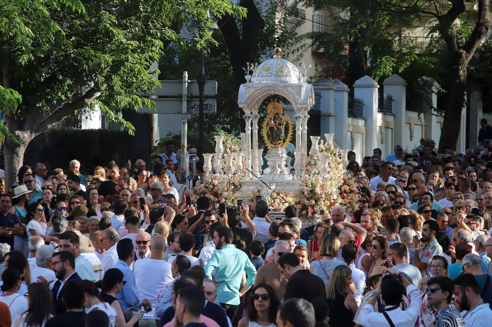 Bajada de La Cinta desde el Santuario de la Cinta hasta la iglesia de la Concepción.