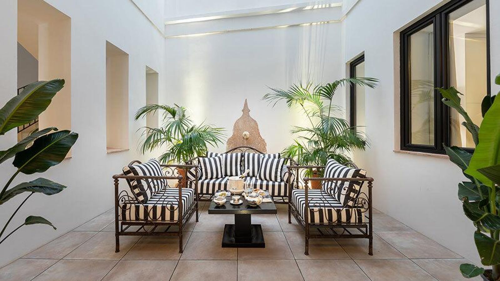 El patio central de La Posada de Sojo cuenta con una preciosa fuente