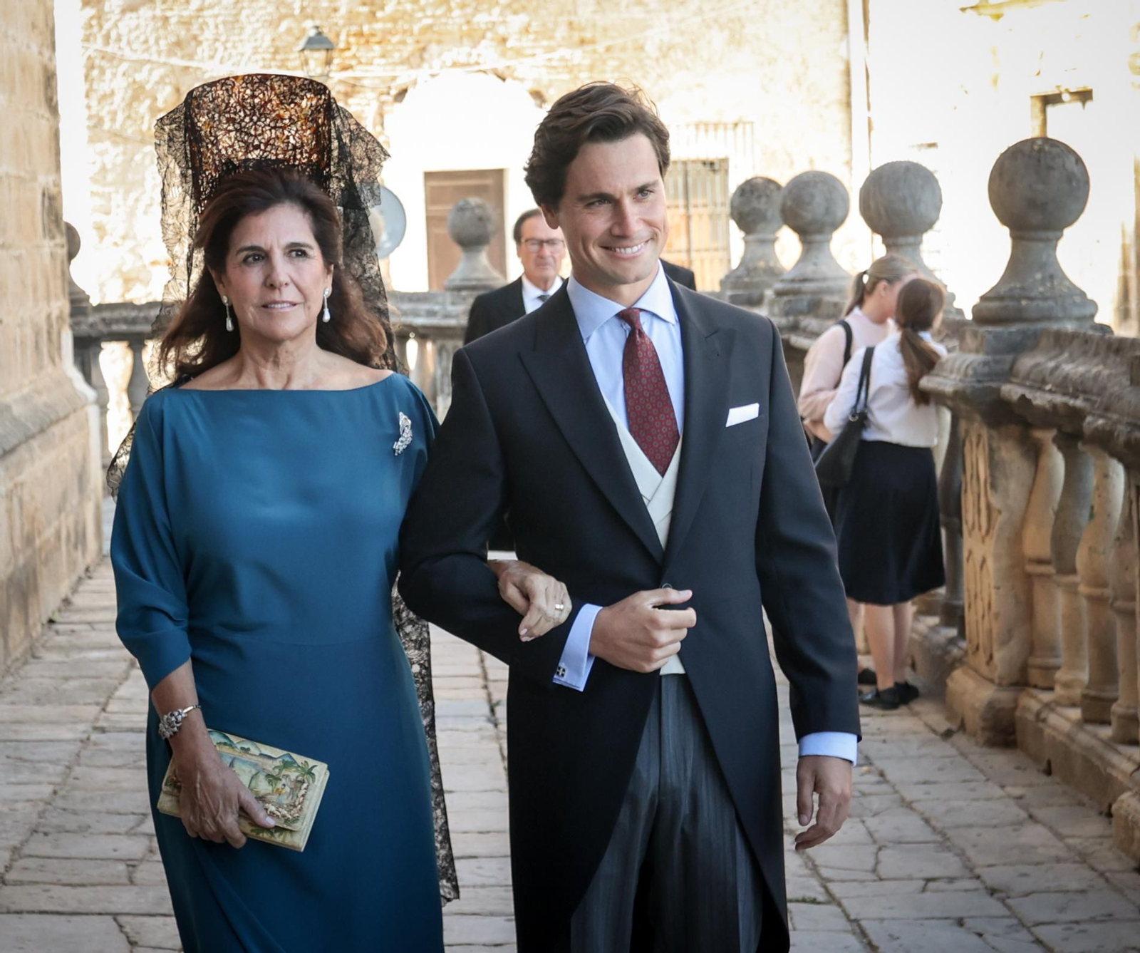 Imágenes de los asistentes a la boda de Ana Cristina Portillo Domecq en la Catedral de Jerez Imágenes de los asistentes a la boda de Ana Cristina Portillo Domecq en la Catedral de Jerez