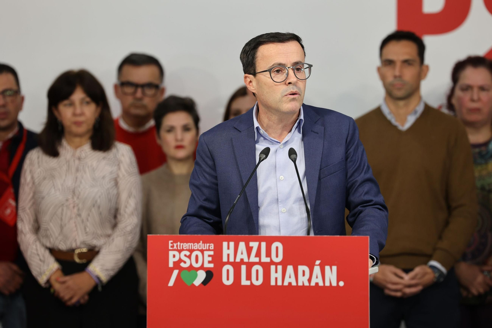 Miguel Ángel Gallardo, candidato del PSOE a las elecciones extremeñas, comparece tras el resultado.