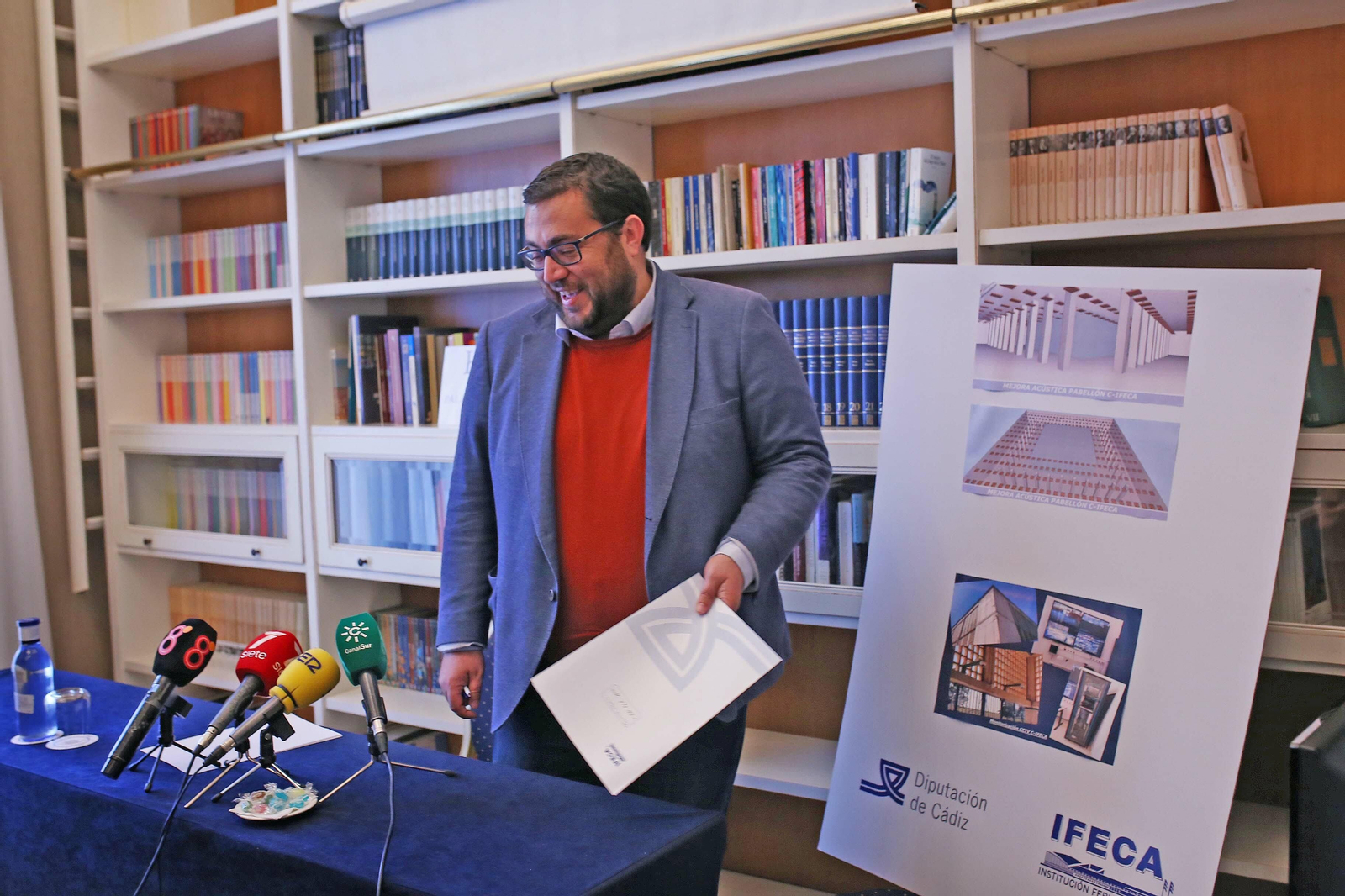 Jaime Armario, momentos antes de comenzar su comparecencia.