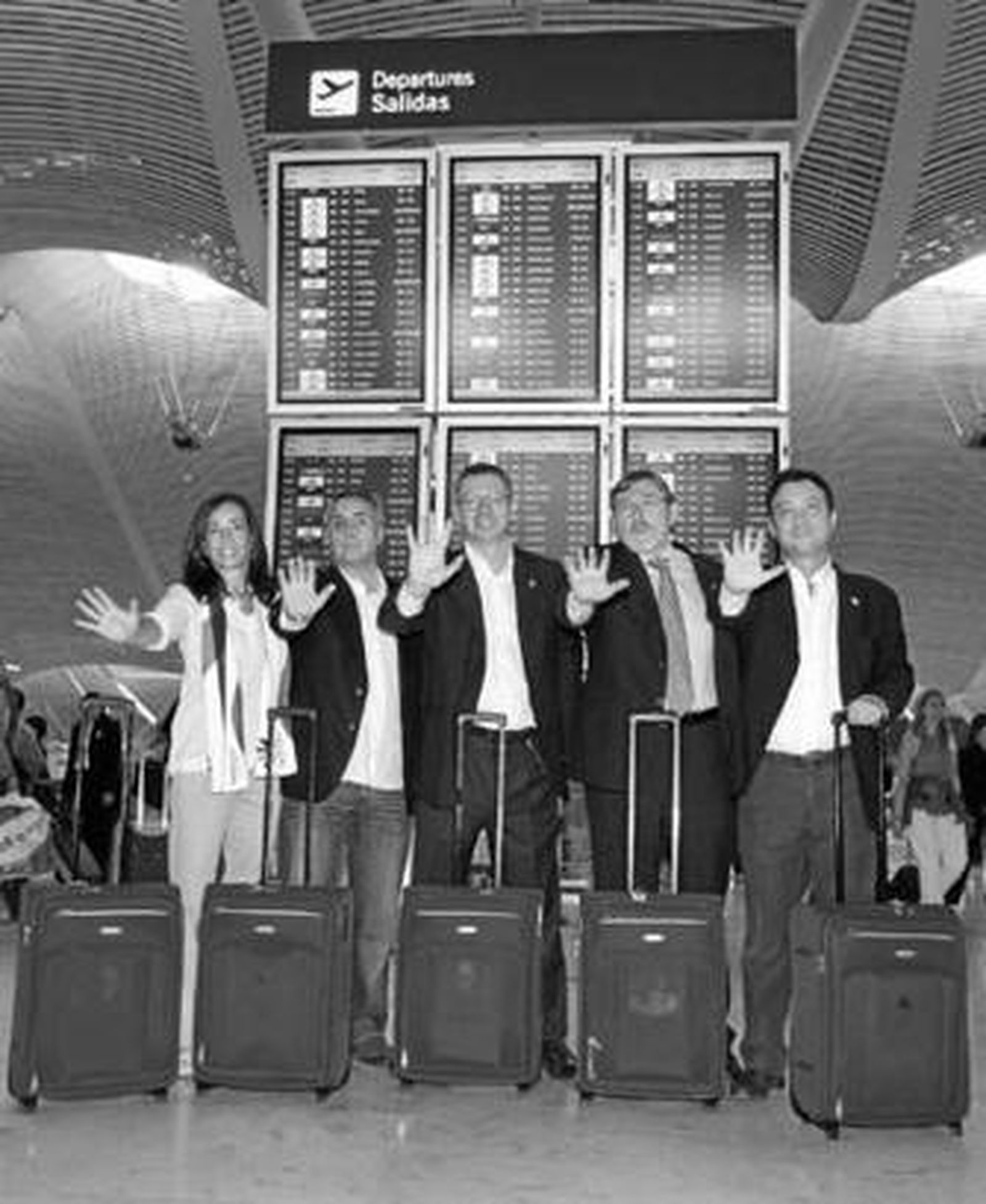 Los principales representantes de la candidatura madrileña, antes de volar hacia Copenhague.