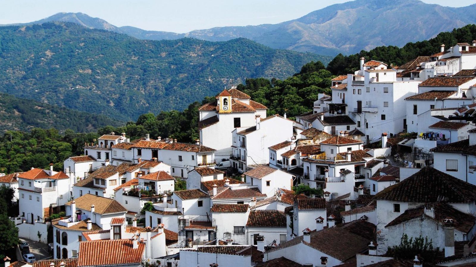 Vista del pueblo de Benalauría.