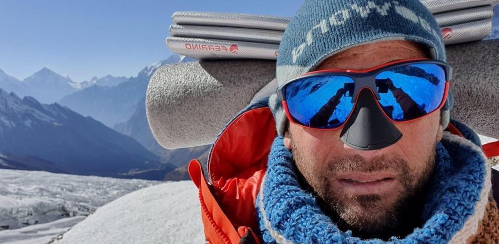 Alex Txikon corona el monte nepalí Manaslu