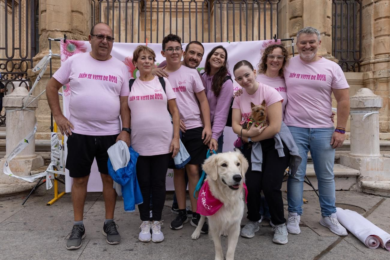 Jaén se viste de rosa con una marcha reivindicativa contra el cáncer de mama