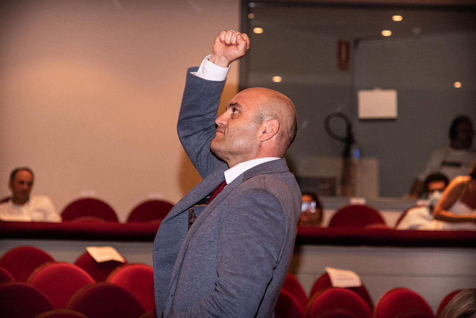 Imágenes de la sesión de moción de censura en el Ayto. De Cartaya