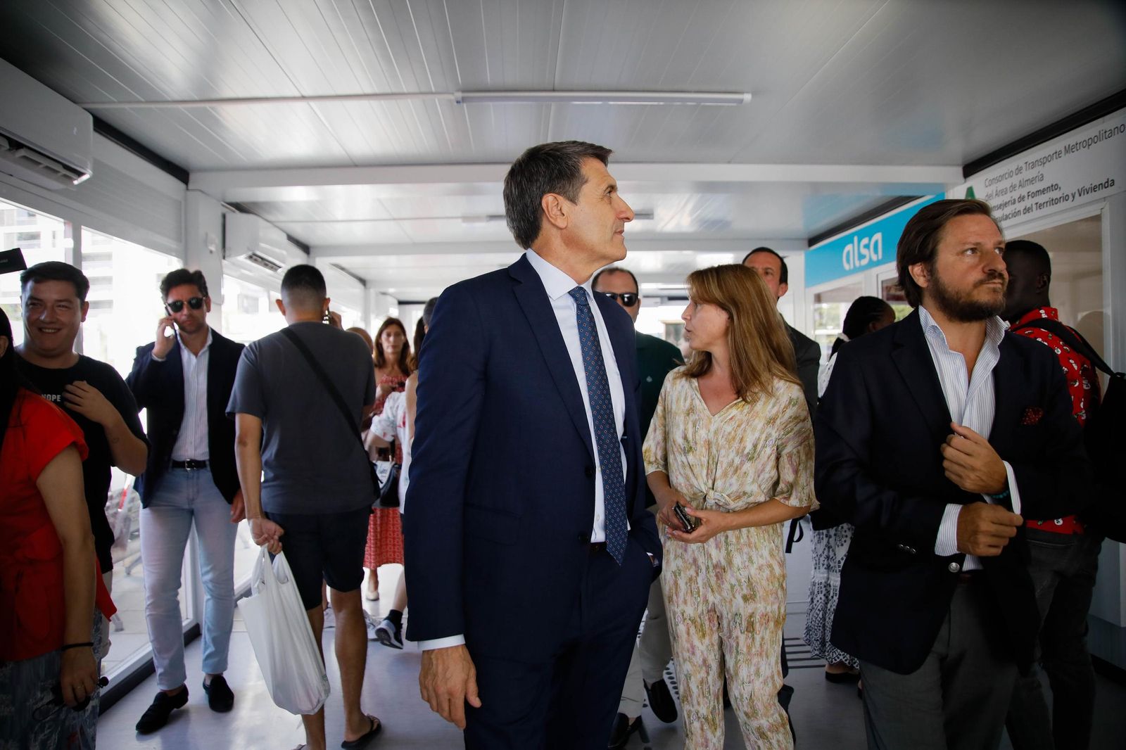 El delegado del Gobierno, Pedro Fernández, visita la estación histórica de Renfe en Almería, en imágenes