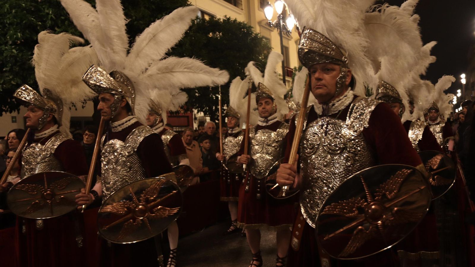 La Madrugá por la Carrera Oficial en la Semana Santa de Sevilla 2025