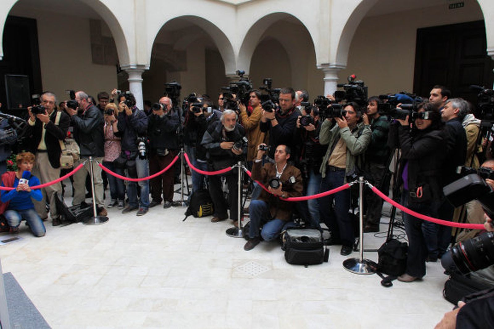 Una presentación para la prensa contra la prensa