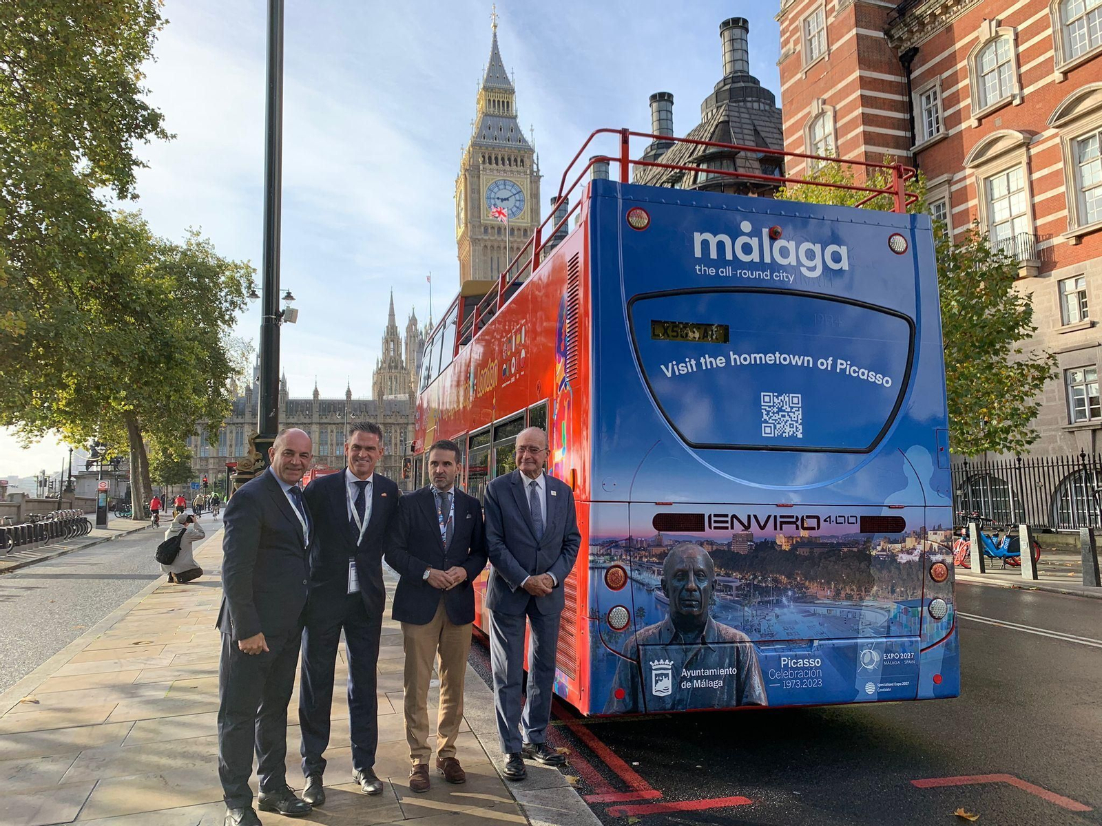 Uno de los autobuses que llevará la imagen de Málaga por Londres.