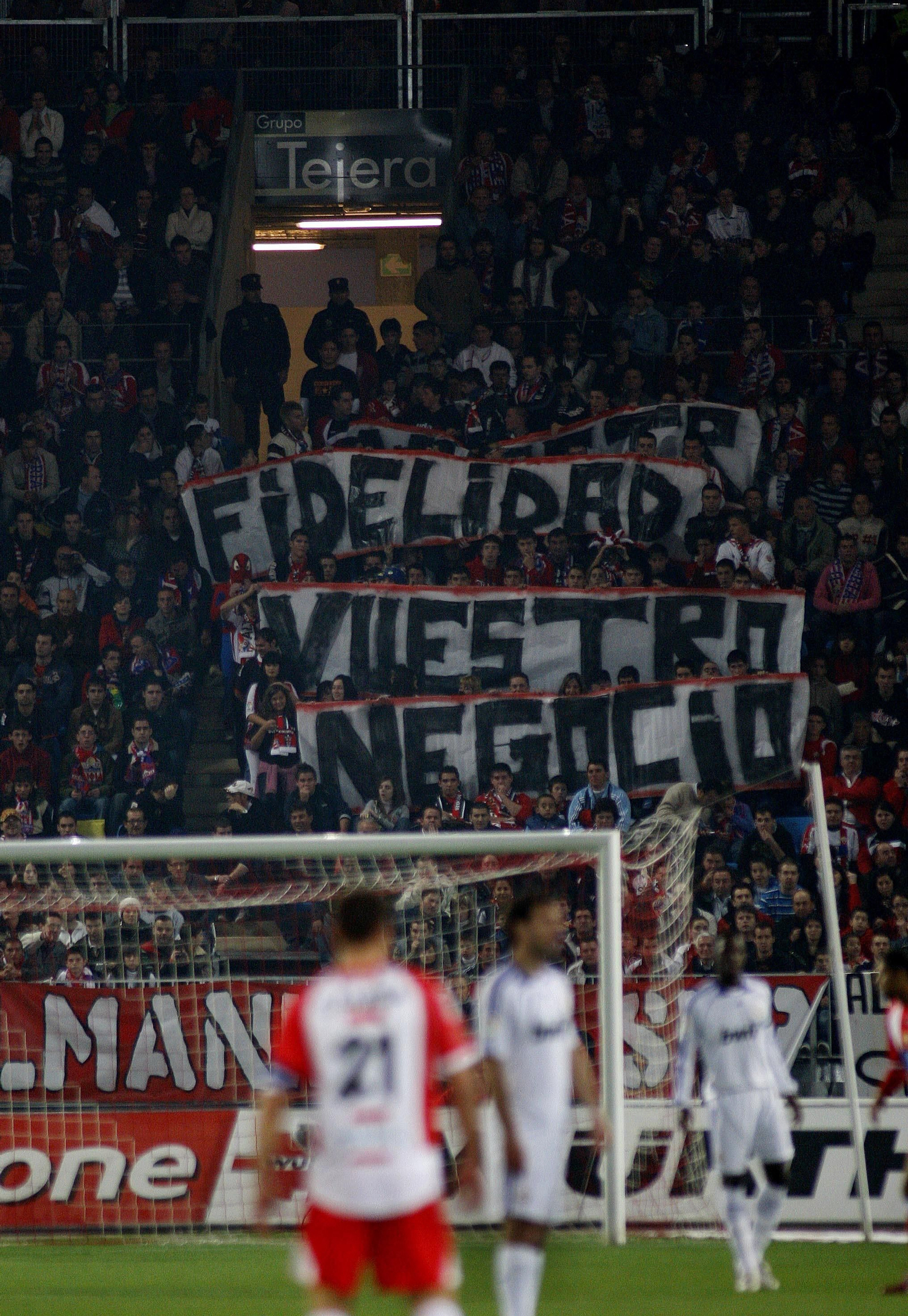 'Nuestra fidelidad, vuestro negocio', rezó la pancarta de Almaniak protestando por los precios del día del club