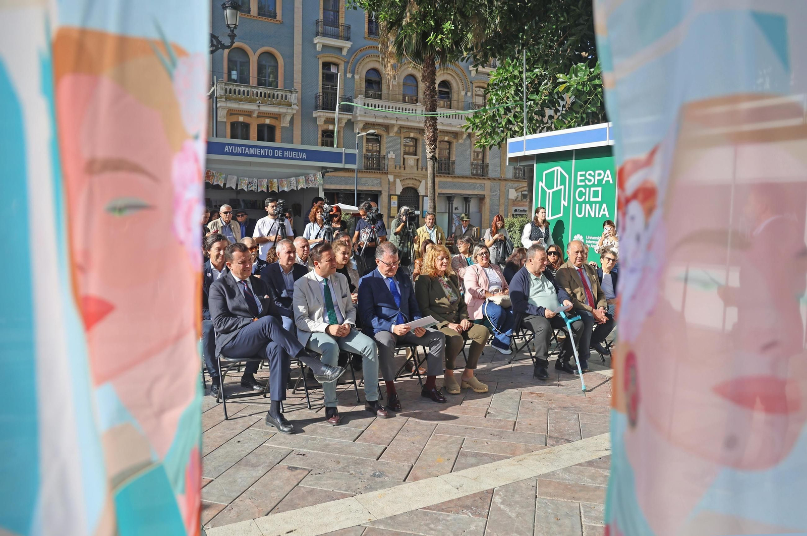 Imágenes de la  inauguración de la 48 edición de la Feria del Libro en Huelva