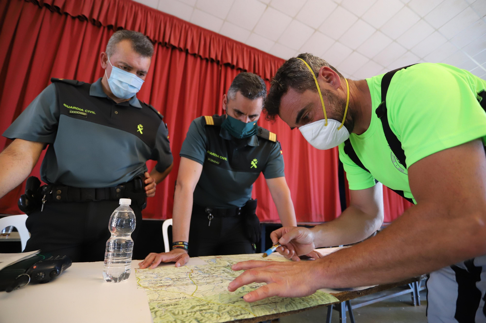 Imágenes de la búsqueda del joven desaparecido en Candón
