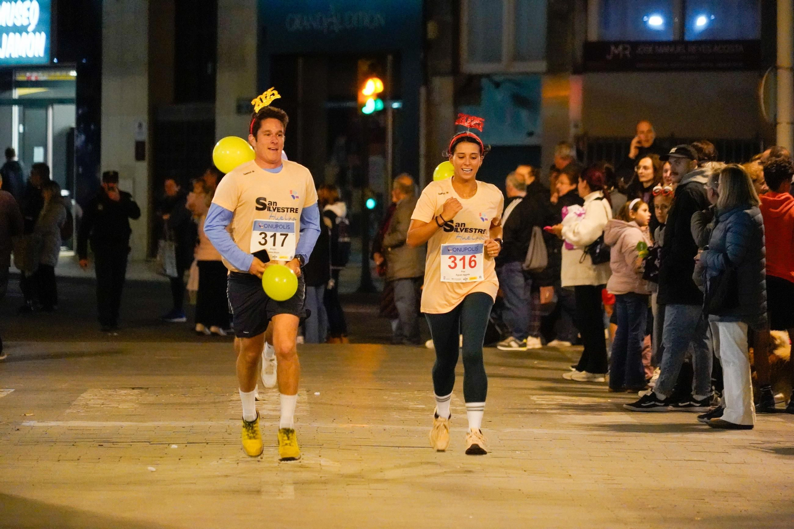 Las mejores imágenes de la carrera de San Silvestre en Huelva 2024