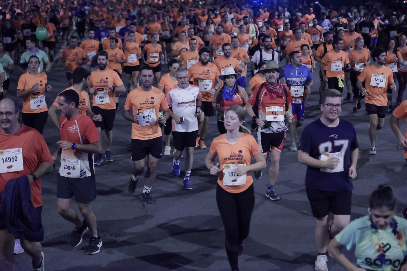 Búscate en la Carrera Nocturna de Sevilla (6)