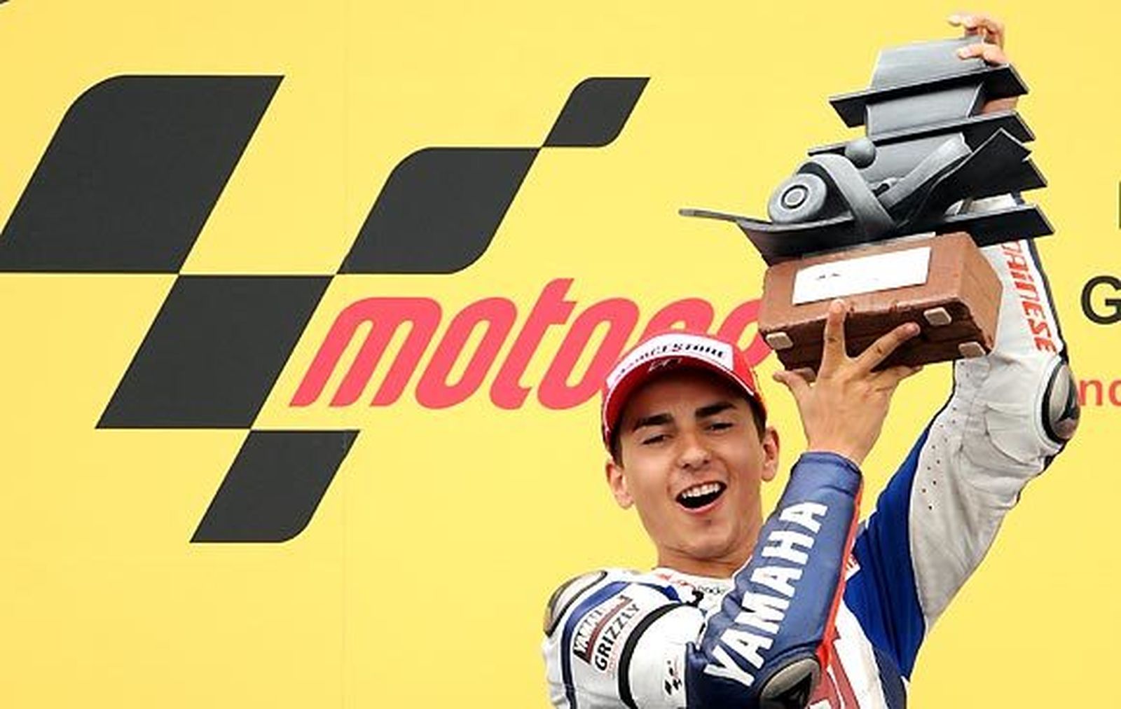 Lorenzo vuelve a ganar