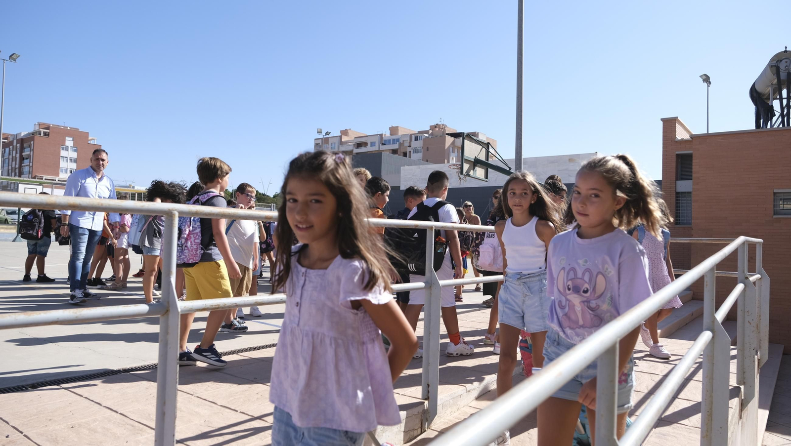 El curso escolar empieza en el Colegio Ginés Morata de Almería, en imágenes