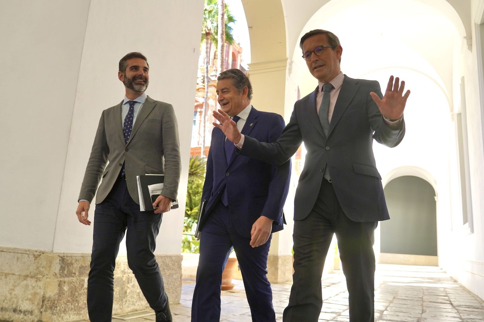 Los consejeros de Presidencia, Medio Ambiente e Industria, este martes en San Telmo.