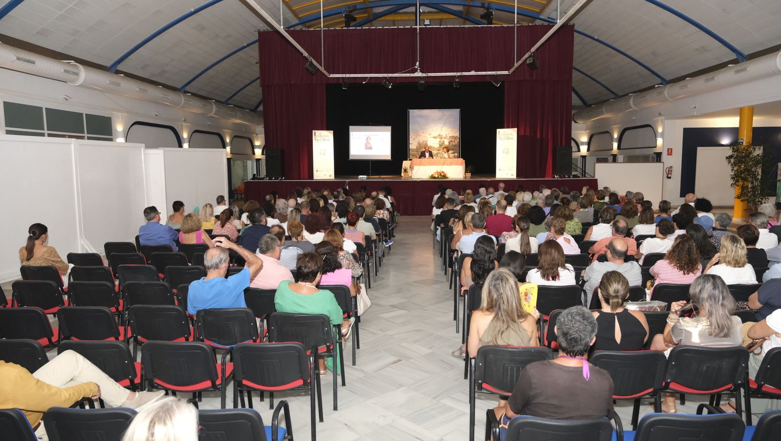 Imágenes de Diario de los Libros en Mojácar, con la escritora Julia Navarro