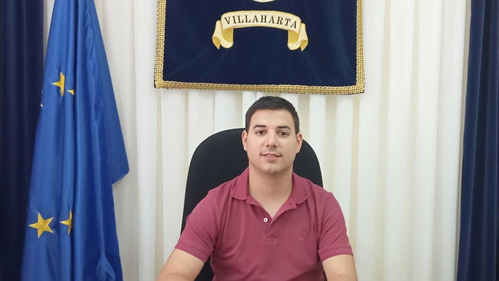 Rafael Pérez, en su despacho de Alcaldía de Villaharta. Rafael Pérez, en su despacho de Alcaldía de Villaharta.