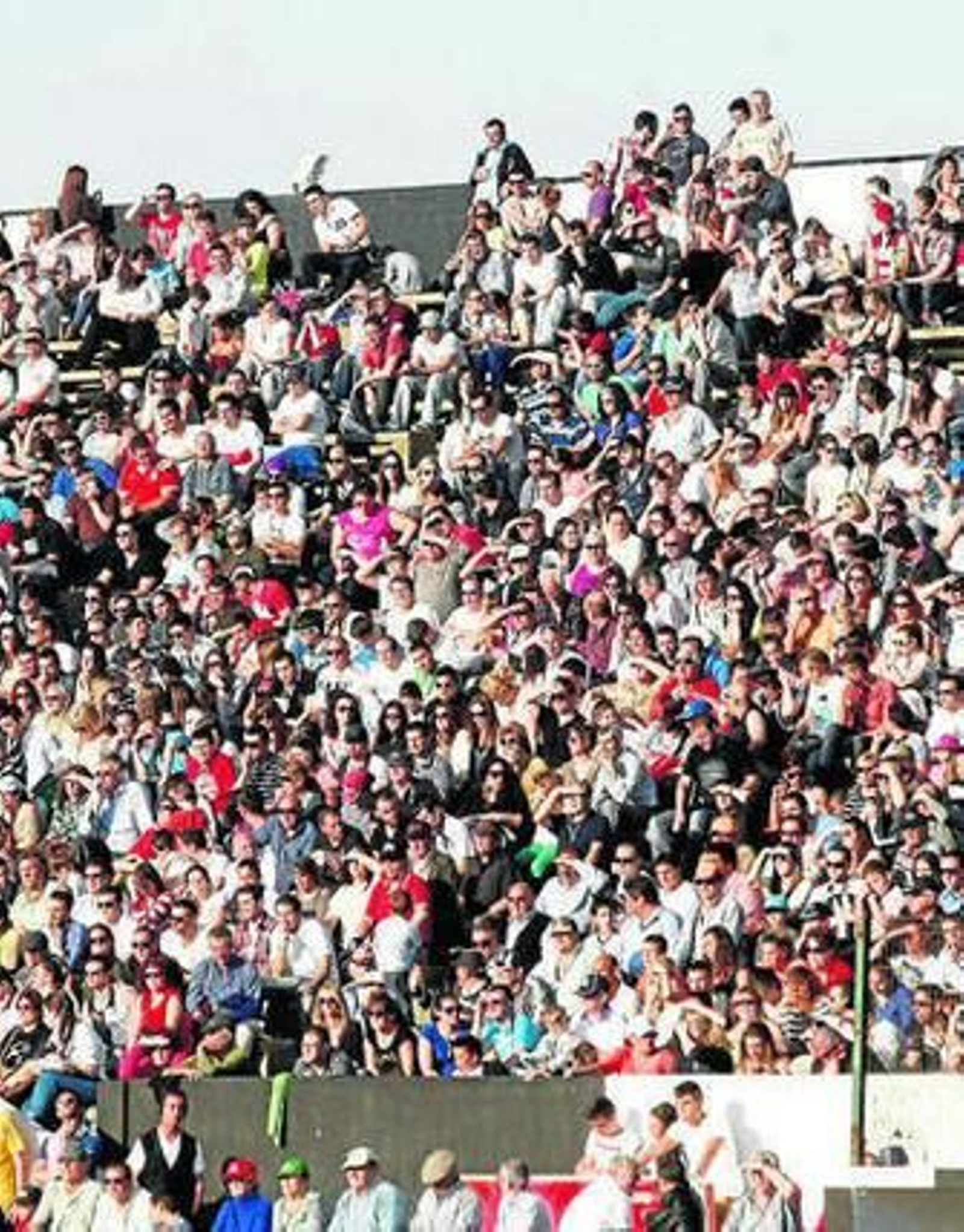 La grada de Preferencia, atestada de público en un partido de la Balona.